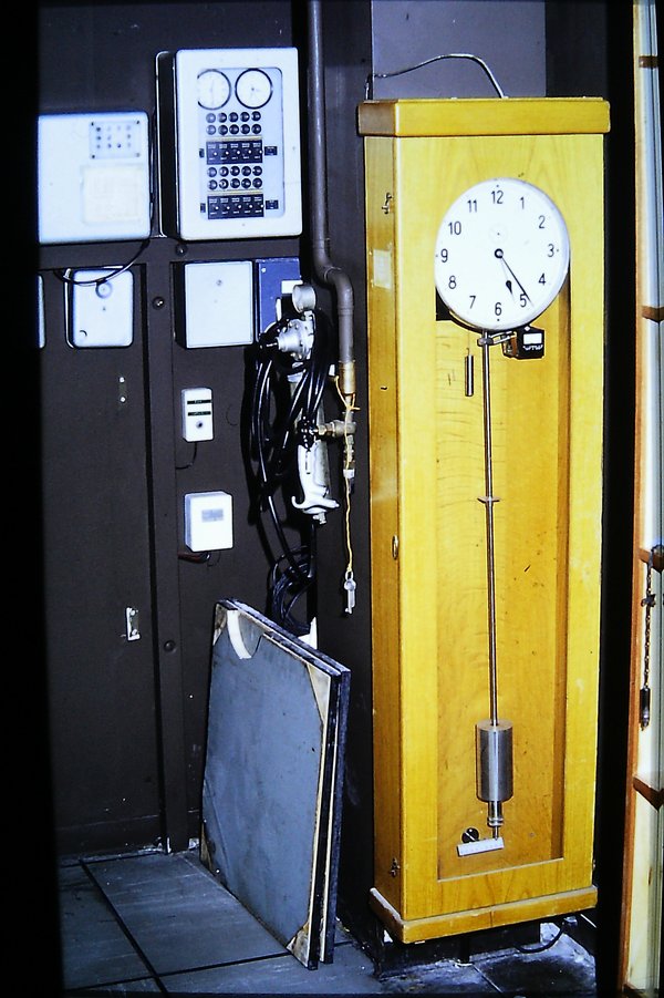 Sept 2022 - 4 T&N master clock fixed to a concrete pillar in the master control room in YTV. (1968).JPG