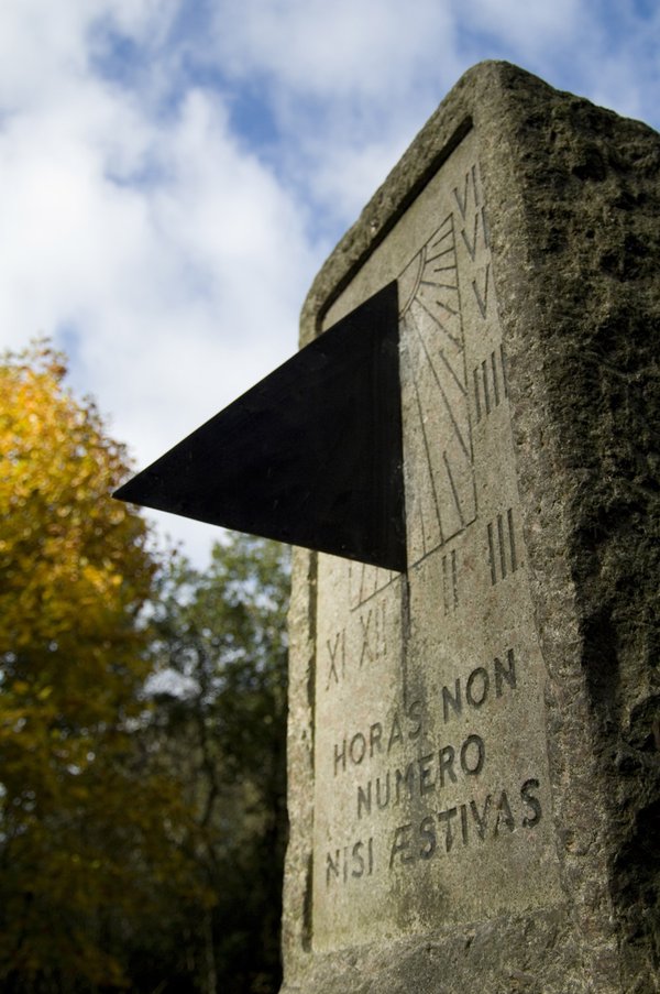 Willet’s memorial stone with sundial marked to show only summer time