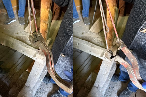 Two-part lifting lever, lifted by a single pin wheel. Roșia fortified church.