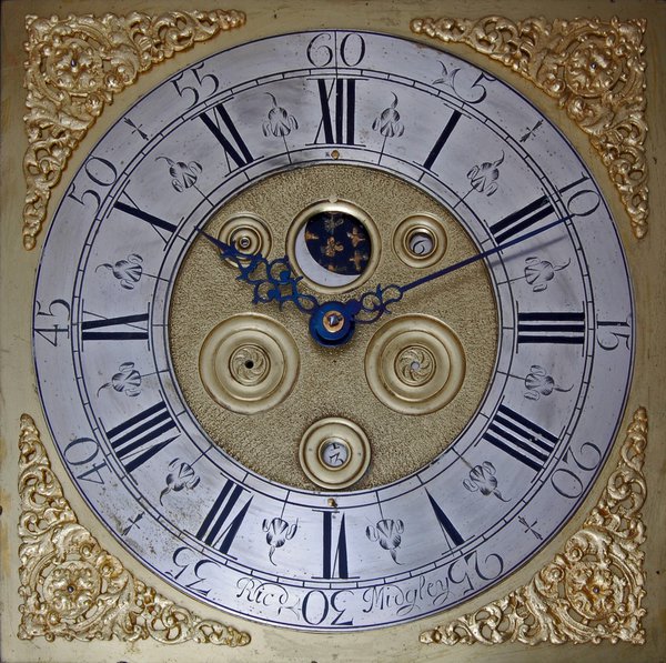 MG09-Midgely-of-Ripponden-dial-squared-lighted