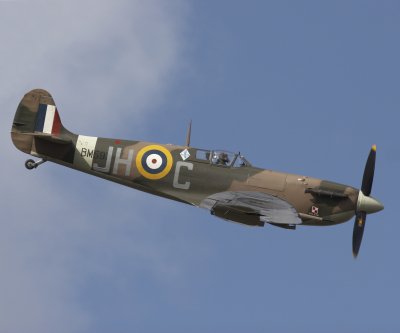 Supermarine-Spitfire-Mk-I-109189cb8ikhldt-Bernie-Condon