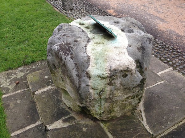 he-dial-stone-at-Weybridge-another-angle